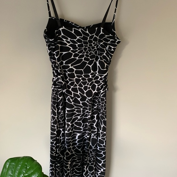 Black and White Dress - Picture 2 of 2